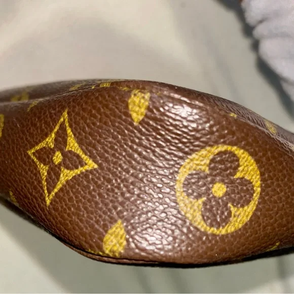 ‼️❌SOLD❌‼️🔥❤️ Louis Vuitton Iconic Monogram Pochette in EUC! Made in France - Picture 6 of 13